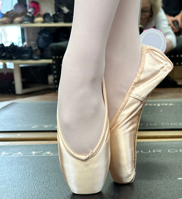 Pink pointe shoes